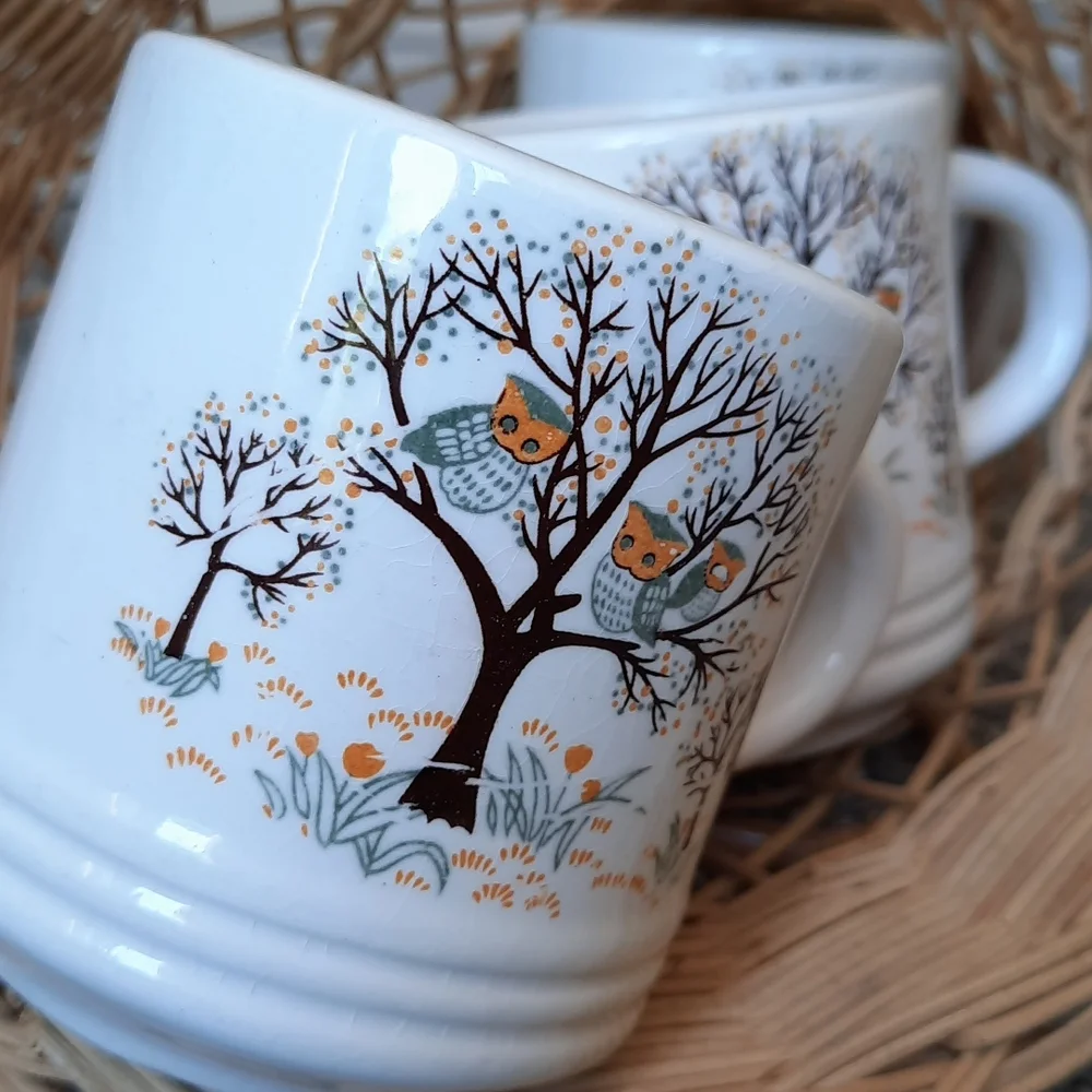 Trio of Vintage Owls in a Tree small mugs - Picture 3 of 11